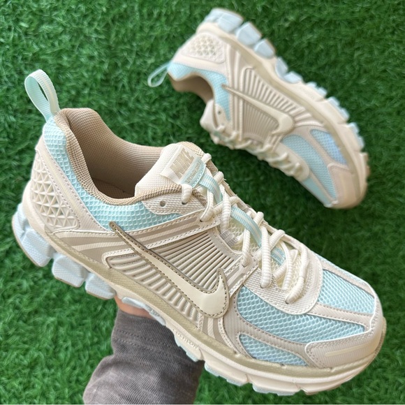 Nike Shoes - Nike Vomero 5 Glacier Blue / Sail